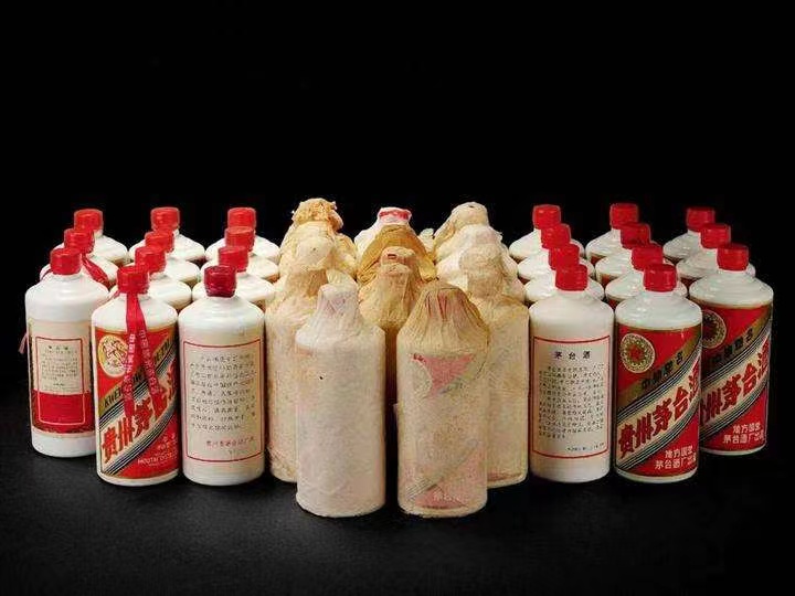 福山镇日照岚山回收酒价格哪里回收(附近上门回收茅台酒）?